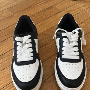 Steve Madden Black and White Women’s Sneakers